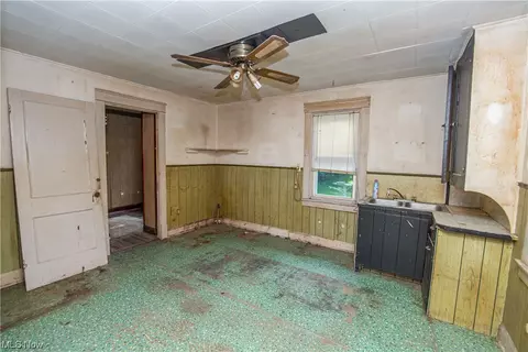 25 Reed St, Struthers, OH 44471 photo 4