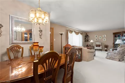 7985 Selwick Dr, Parma, OH 44129 photo 8