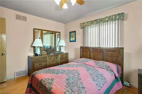 7985 Selwick Dr, Parma, OH 44129 photo 22