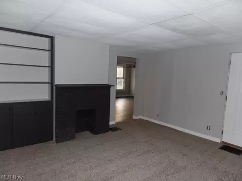 691 John St, Coshocton, OH 43812 photo 4