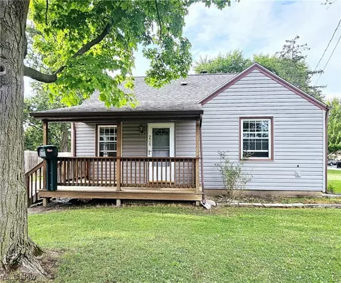 208 Fullerton Rd, Elyria, OH 44035