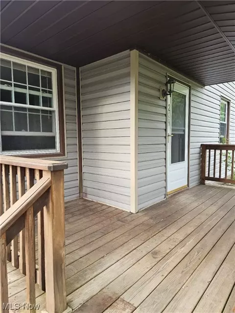 208 Fullerton Rd, Elyria, OH 44035 photo 4