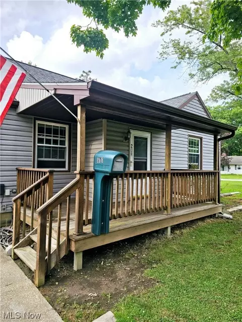 208 Fullerton Rd, Elyria, OH 44035 photo 3