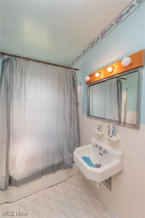 208 Fullerton Rd, Elyria, OH 44035 photo 13