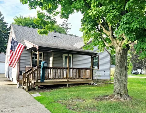 208 Fullerton Rd, Elyria, OH 44035 photo 2