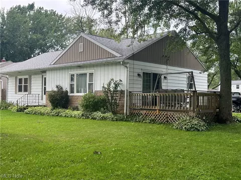 1243 E 17th St, Ashtabula, OH 44004 photo 1