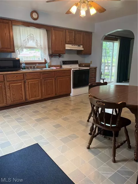 1243 E 17th St, Ashtabula, OH 44004 photo 5