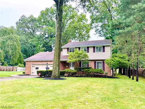 1526 Elaine Ct, Niles, OH 44446