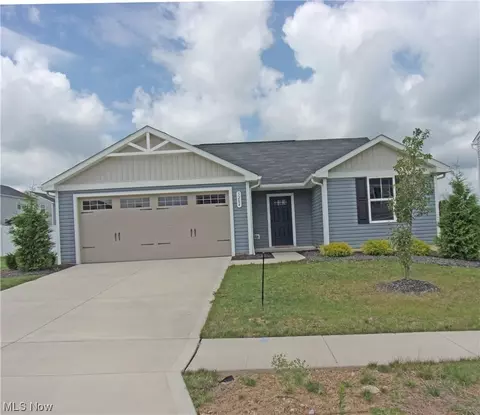 5284 Decker St, Barberton, OH 44203