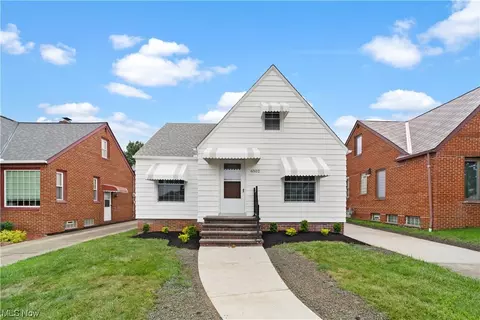 6302 Pelham Dr, Parma, OH 44129 photo 1