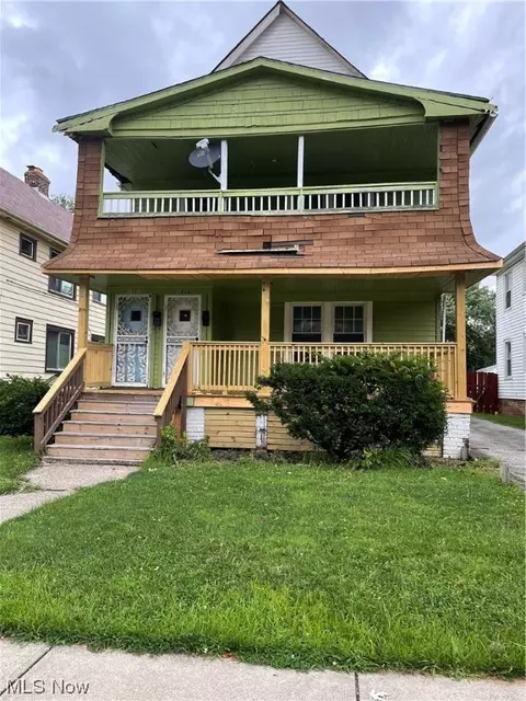 1553 E 204th St, Euclid, OH 44117 photo 1
