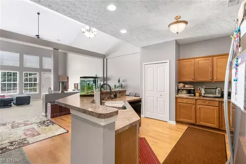 825 Robinson Dr, Lagrange, OH 44050 photo 11