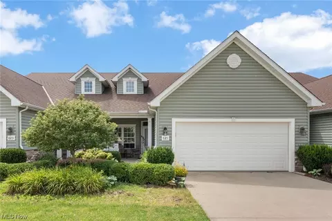 825 Robinson Dr, Lagrange, OH 44050