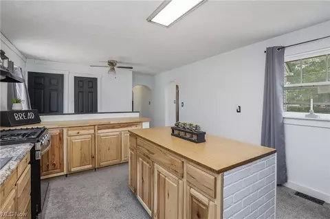 686 N 12th St, Sebring, OH 44672 photo 10