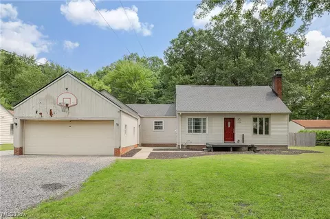 686 N 12th St, Sebring, OH 44672 photo 1