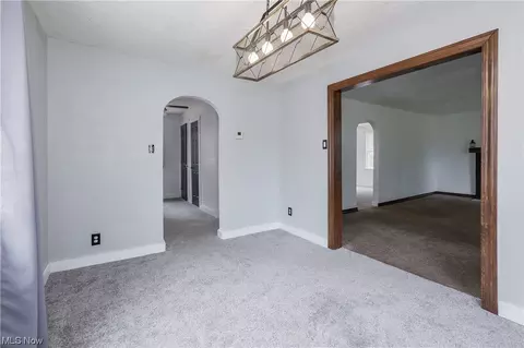 686 N 12th St, Sebring, OH 44672 photo 12