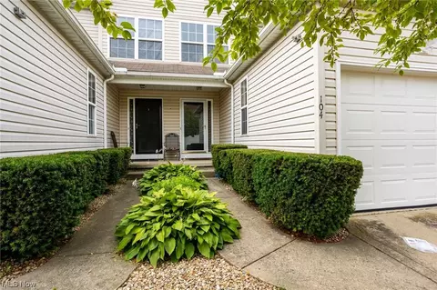 104 Meander Ln, Elyria, OH 44035 photo 2