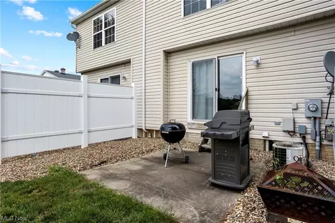 104 Meander Ln, Elyria, OH 44035 photo 32