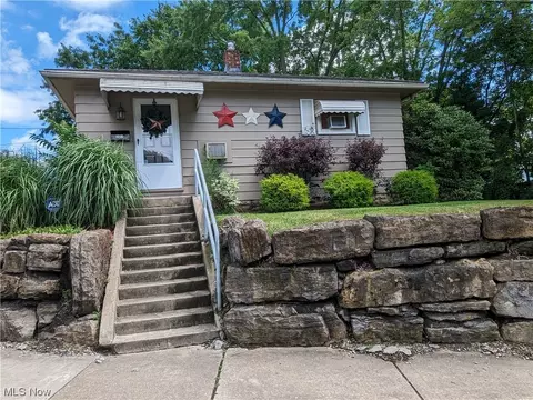 327 W State St, Barberton, OH 44203