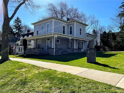208 N Hambden St, Chardon, OH 44024