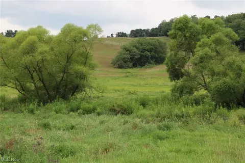 1 Magnolia Road Southwest, Dellroy, OH 44620