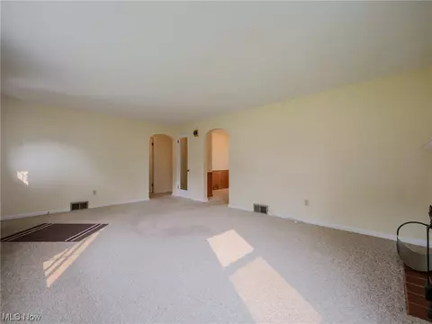 2531 S Jefferson Blvd, Lorain, OH 44052 photo 6