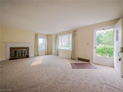 2531 S Jefferson Blvd, Lorain, OH 44052 photo 2