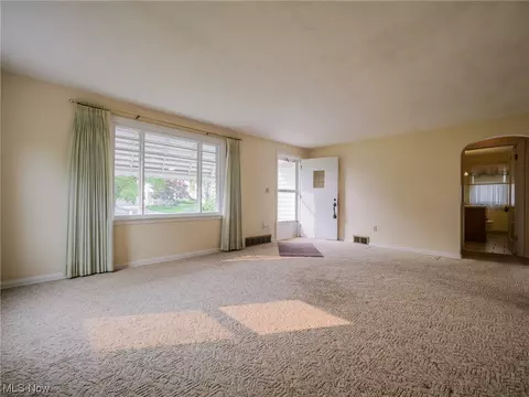 2531 S Jefferson Blvd, Lorain, OH 44052 photo 4