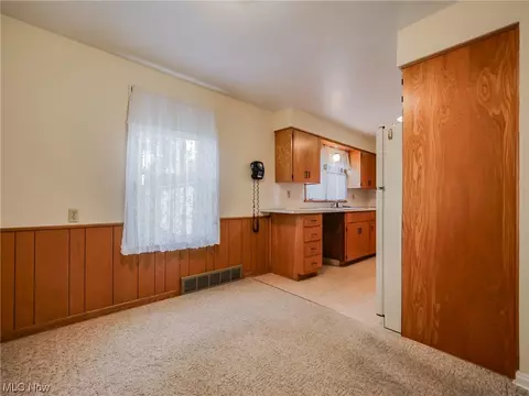 2531 S Jefferson Blvd, Lorain, OH 44052 photo 8
