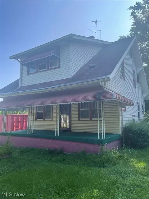 1293 Seward Ave, Akron, OH 44320