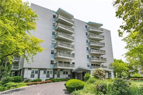 275 N Portage Path #8F, Akron, OH 44303