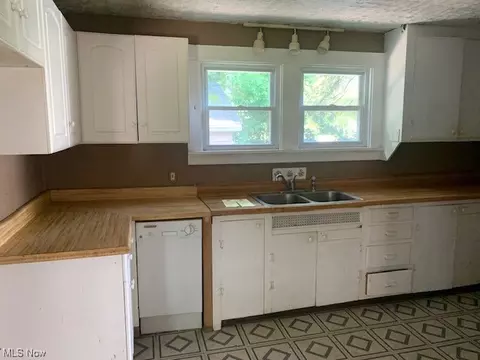 190 Beech St, Berea, OH 44017 photo 8