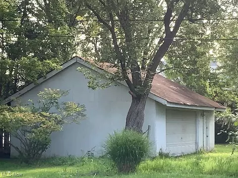 190 Beech St, Berea, OH 44017 photo 30