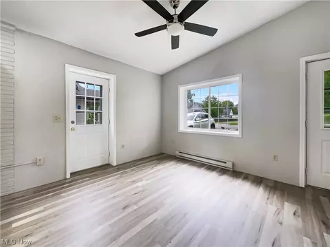 112 Brace Ave, Elyria, OH 44035 photo 2