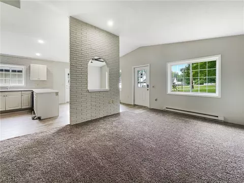 112 Brace Ave, Elyria, OH 44035 photo 9