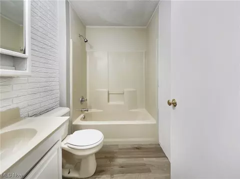 112 Brace Ave, Elyria, OH 44035 photo 26