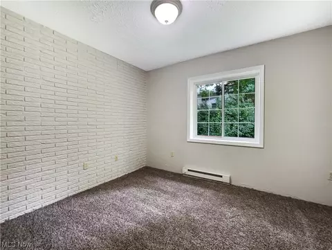 112 Brace Ave, Elyria, OH 44035 photo 3