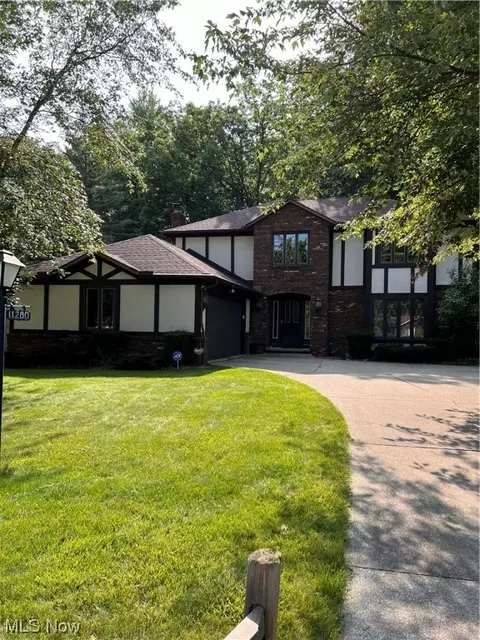 11280 Villa Grande Dr, North Royalton, OH 44133