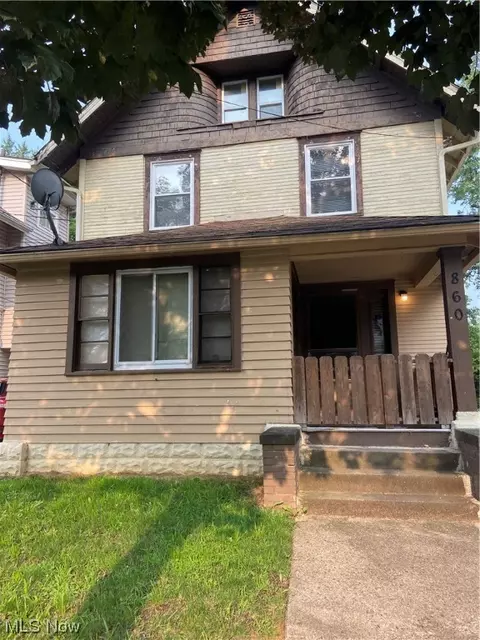 860 Chalker St, Akron, OH 44310 photo 1