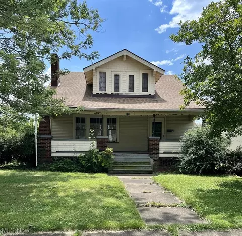 141 E Broadway Ave, Girard, OH 44420