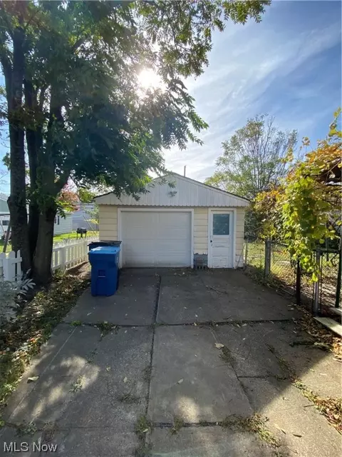 1836 E 29th St, Lorain, OH 44055 photo 4