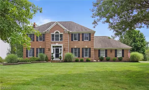 4022 Sunset Dr, Medina, OH 44256