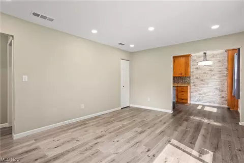 610 Penfield Ave, Elyria, OH 44035 photo 5