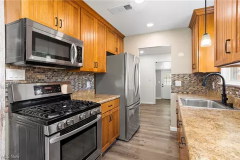 610 Penfield Ave, Elyria, OH 44035 photo 10