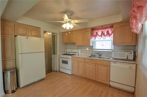 1661 Rush Rd, Wickliffe, OH 44092 photo 6