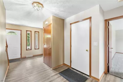 38908 E River Rd, Elyria, OH 44035 photo 8
