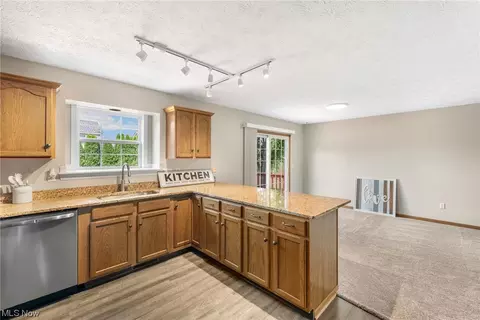 38908 E River Rd, Elyria, OH 44035 photo 9
