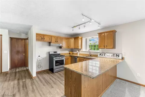 38908 E River Rd, Elyria, OH 44035 photo 11