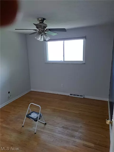 8800 Pinehurst Dr, Parma, OH 44129 photo 7