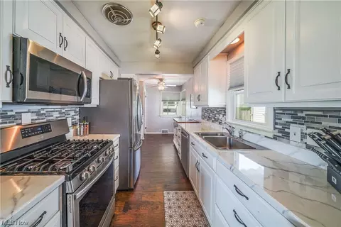 3335 Klusner Ave, Parma, OH 44134 photo 9